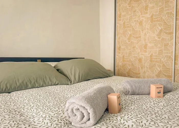 The Globe Trotter - *